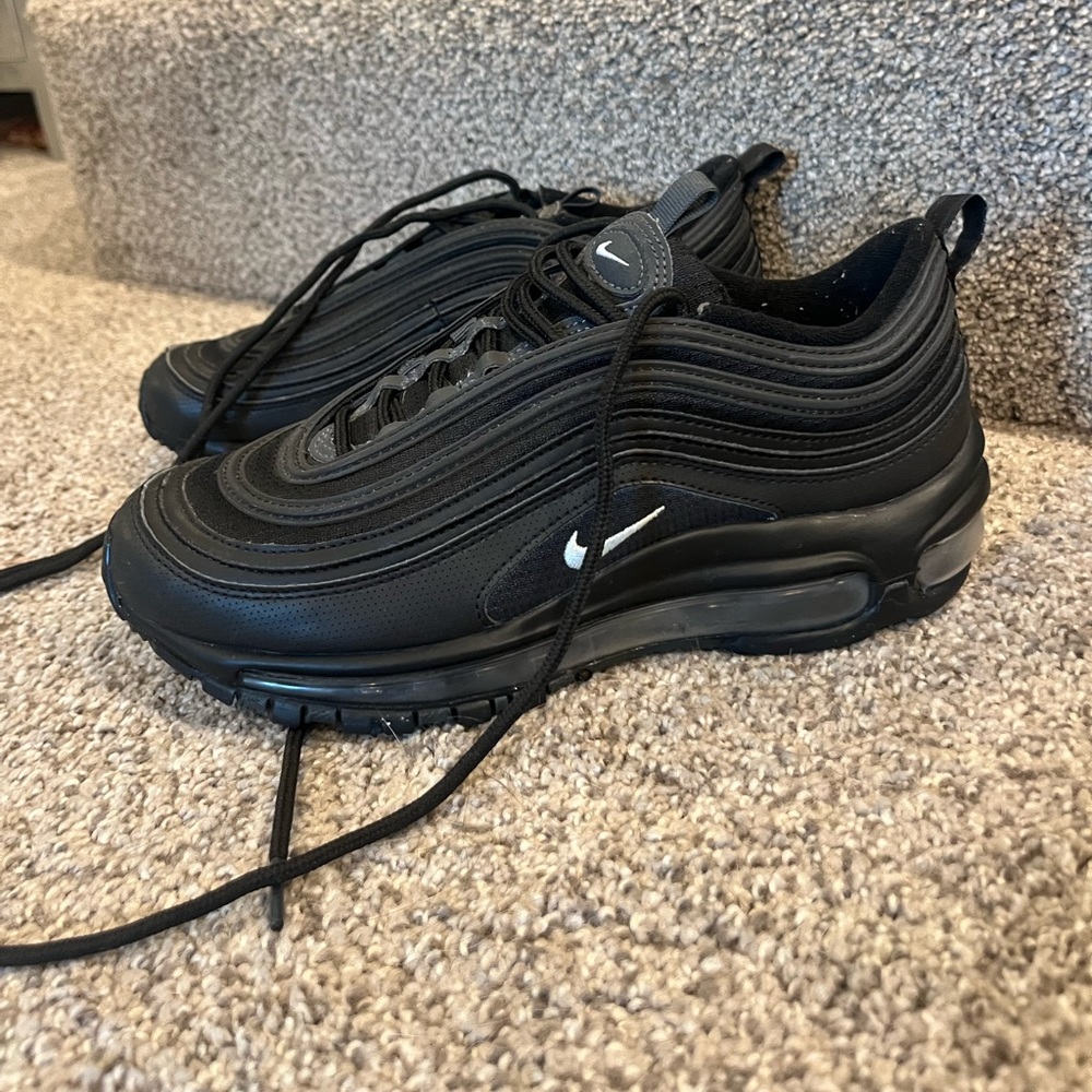 COPY - Black Nike Air Max.